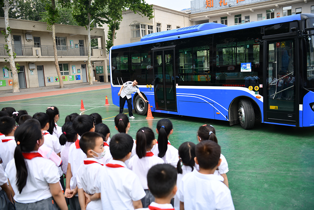 【迎六一】公交進校園 普及安全乘車課