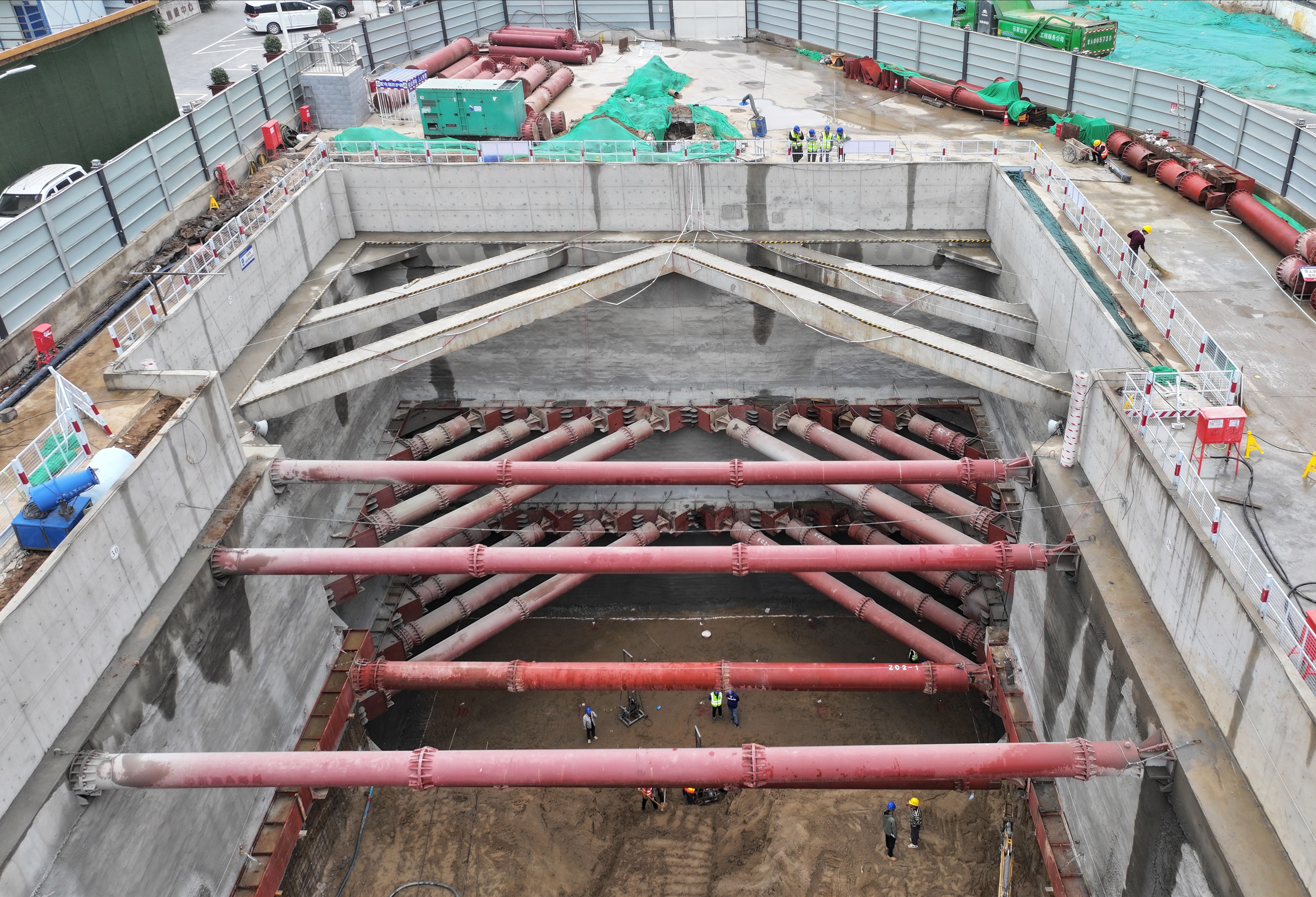 石家莊地鐵5號線一期工程名門街站順利通過基坑首段基底驗槽